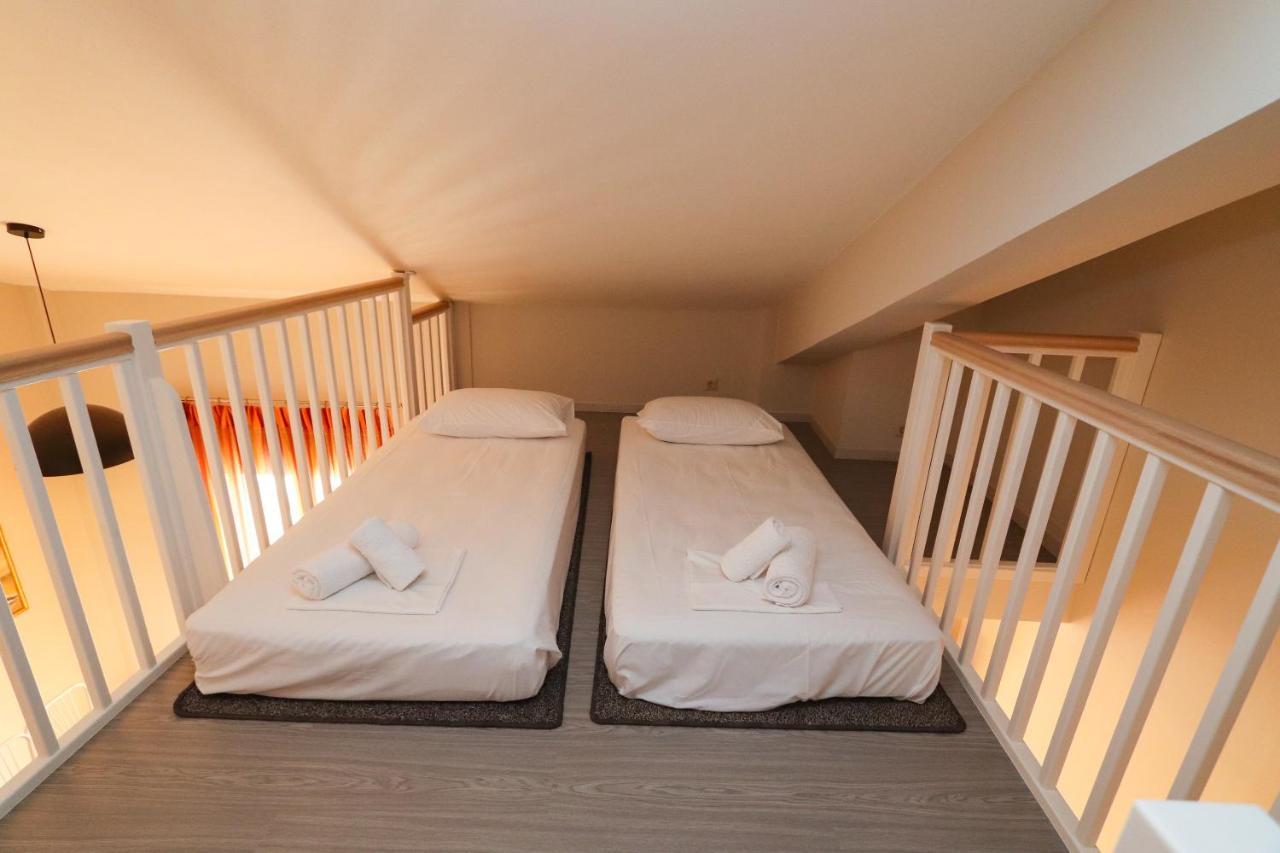East & West Seaside Apartments Gialtra المظهر الخارجي الصورة