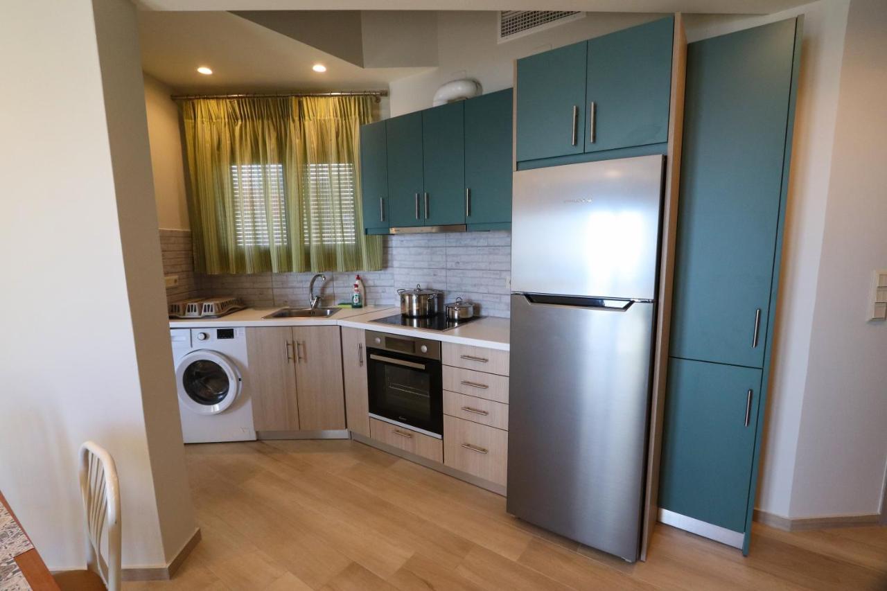 East & West Seaside Apartments Gialtra المظهر الخارجي الصورة