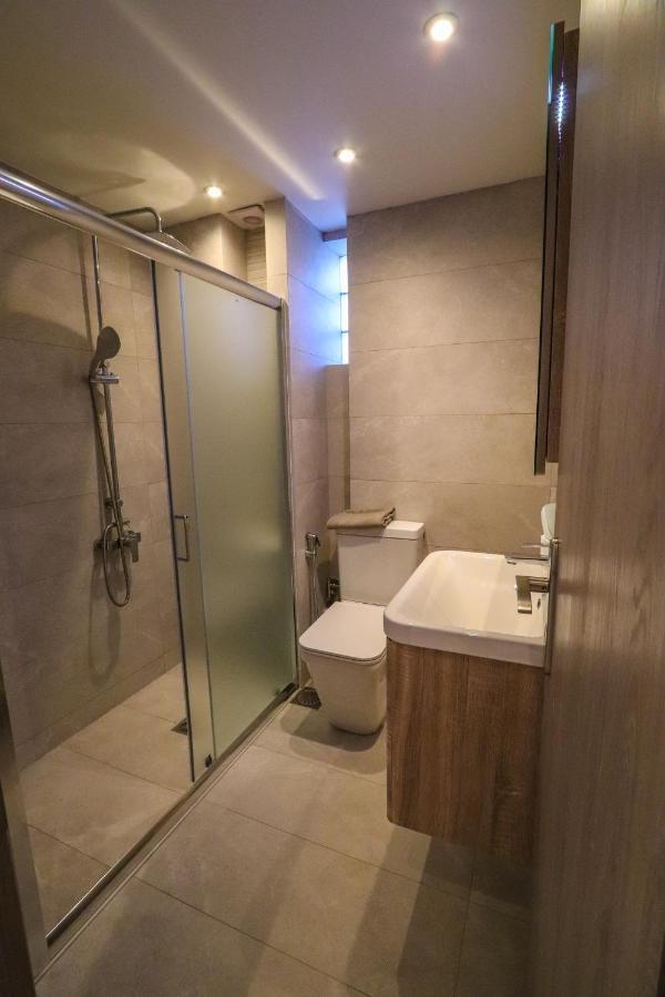 East & West Seaside Apartments Gialtra المظهر الخارجي الصورة