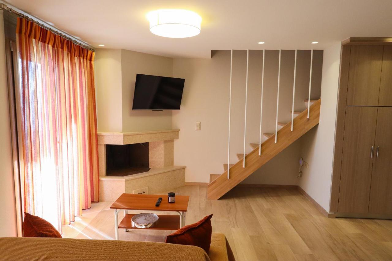 East & West Seaside Apartments Gialtra المظهر الخارجي الصورة