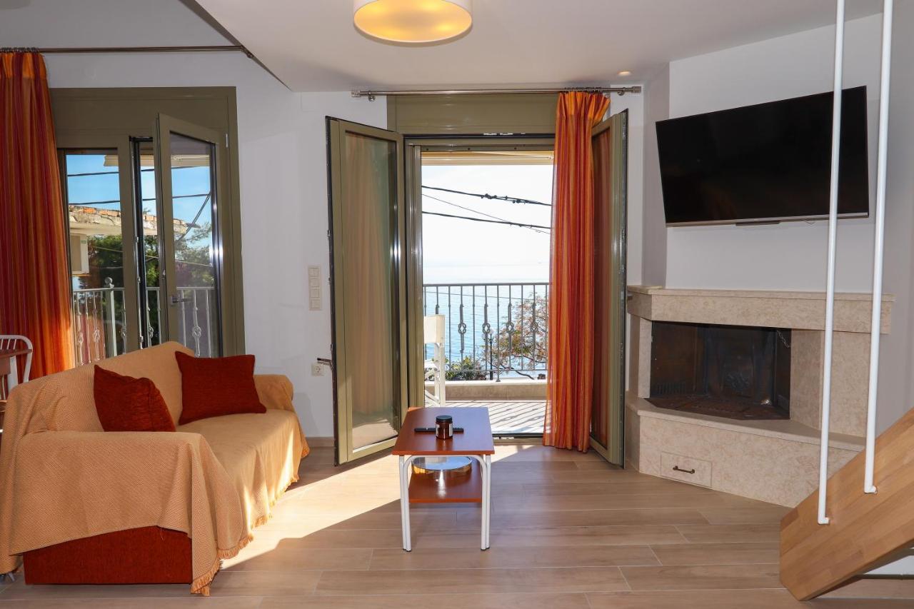 East & West Seaside Apartments Gialtra المظهر الخارجي الصورة