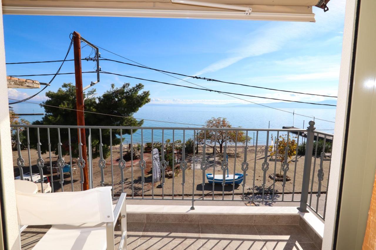 East & West Seaside Apartments Gialtra المظهر الخارجي الصورة