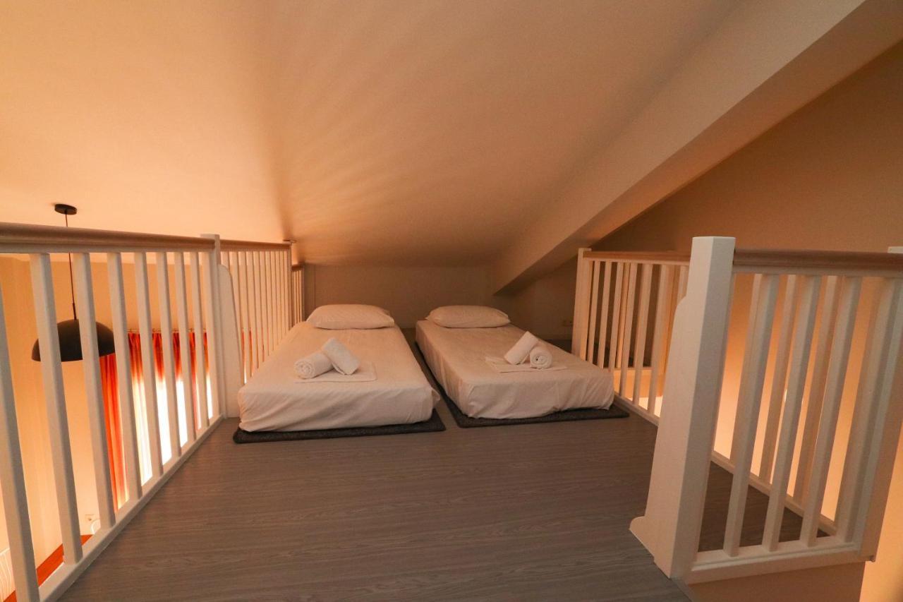 East & West Seaside Apartments Gialtra المظهر الخارجي الصورة