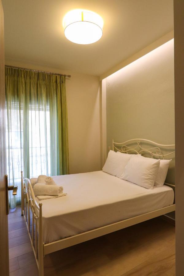 East & West Seaside Apartments Gialtra المظهر الخارجي الصورة