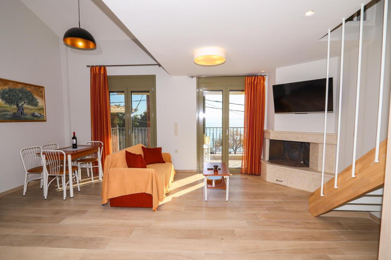 East & West Seaside Apartments Gialtra المظهر الخارجي الصورة
