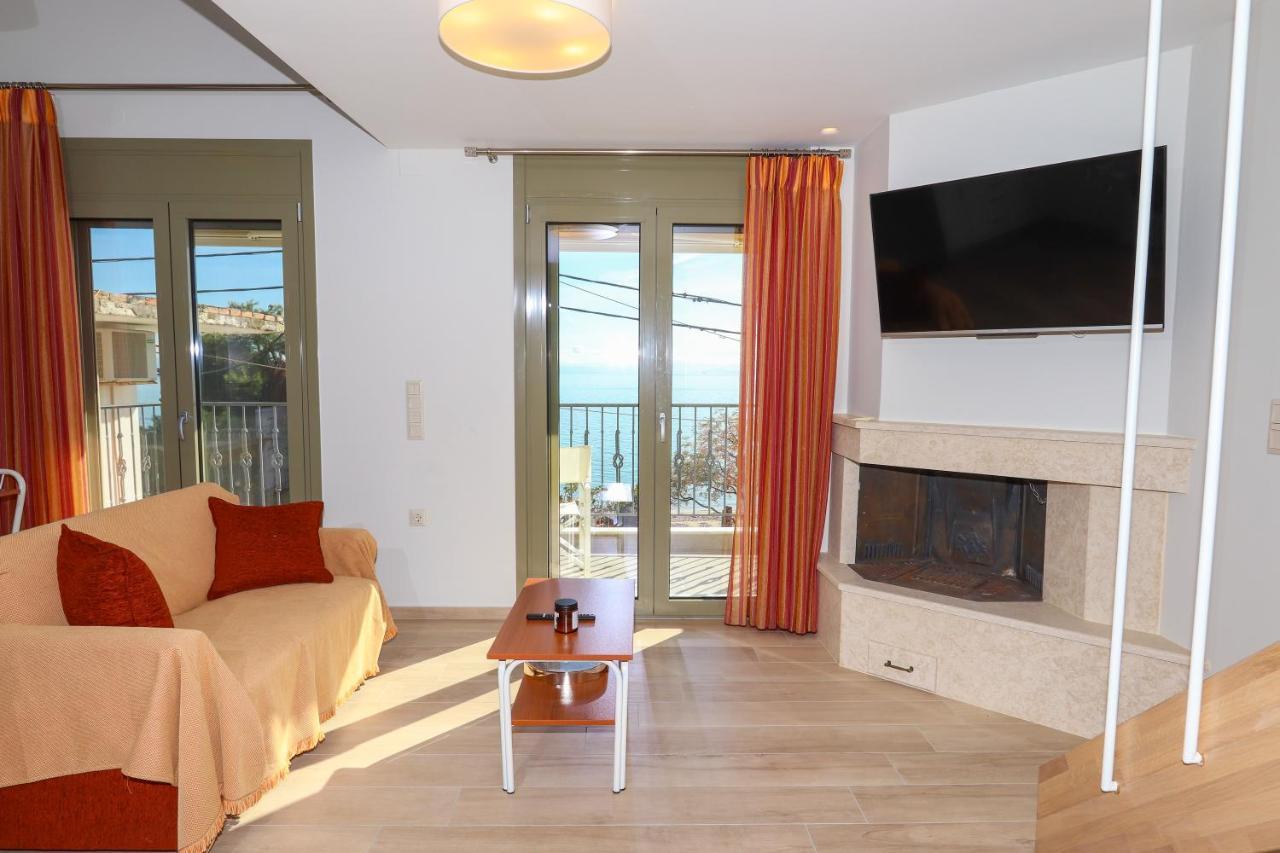 East & West Seaside Apartments Gialtra المظهر الخارجي الصورة