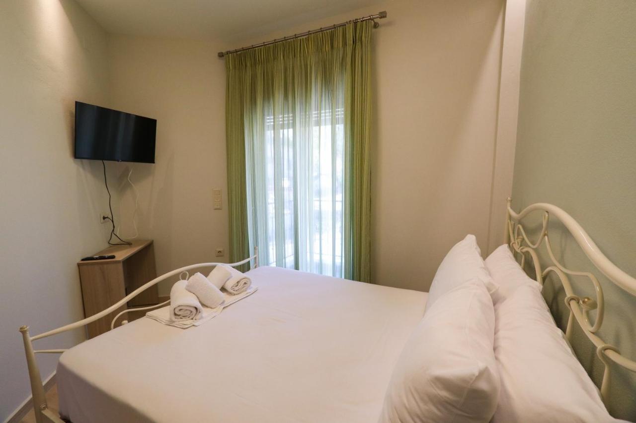 East & West Seaside Apartments Gialtra المظهر الخارجي الصورة
