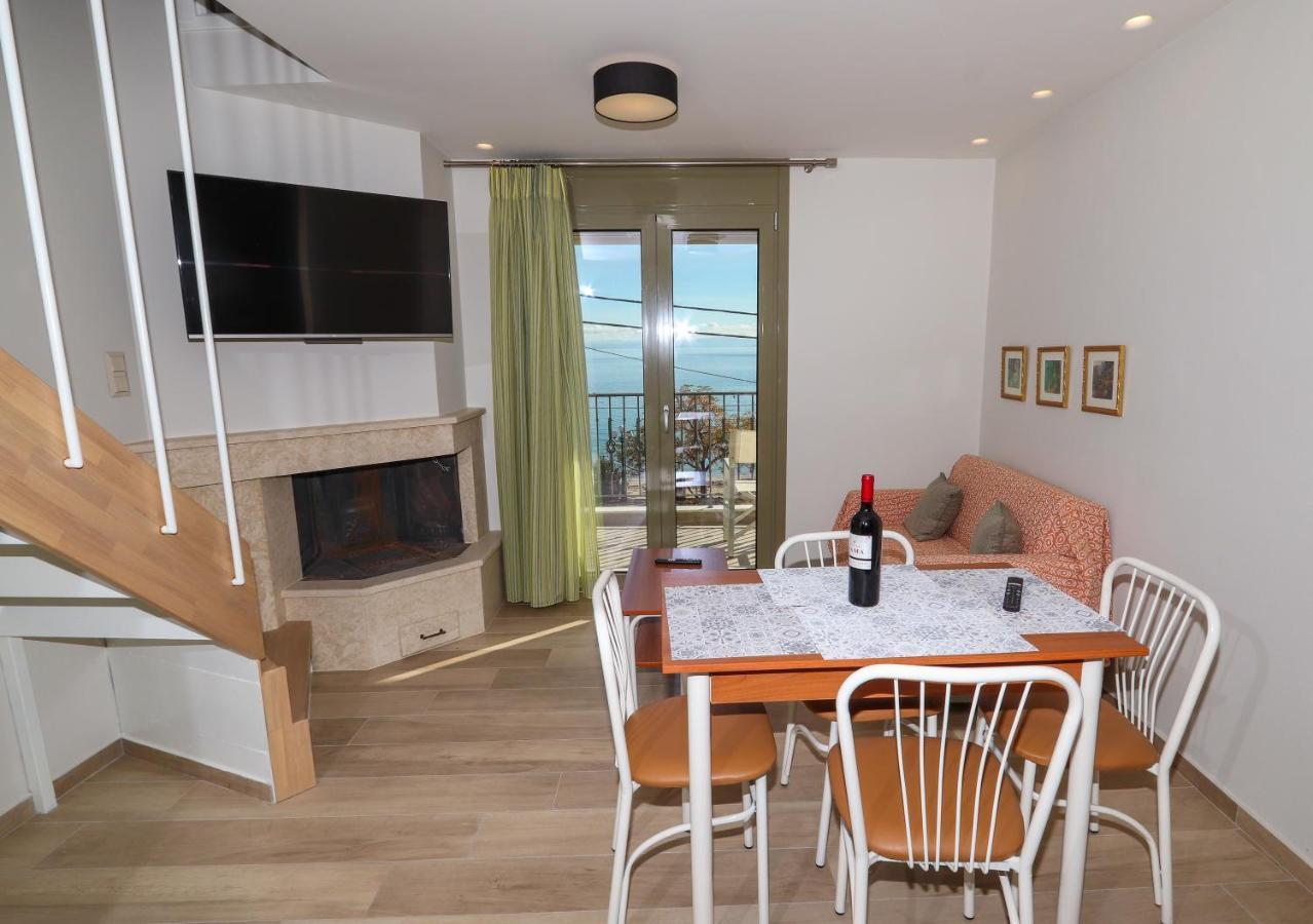 East & West Seaside Apartments Gialtra المظهر الخارجي الصورة