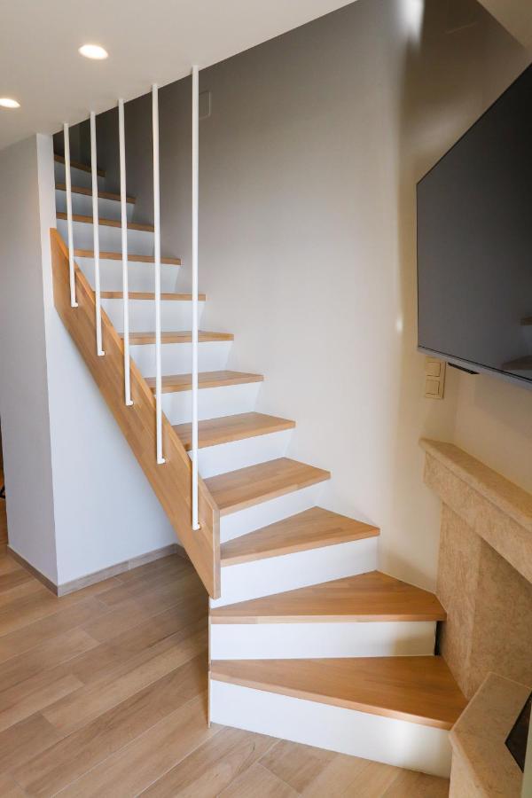 East & West Seaside Apartments Gialtra المظهر الخارجي الصورة